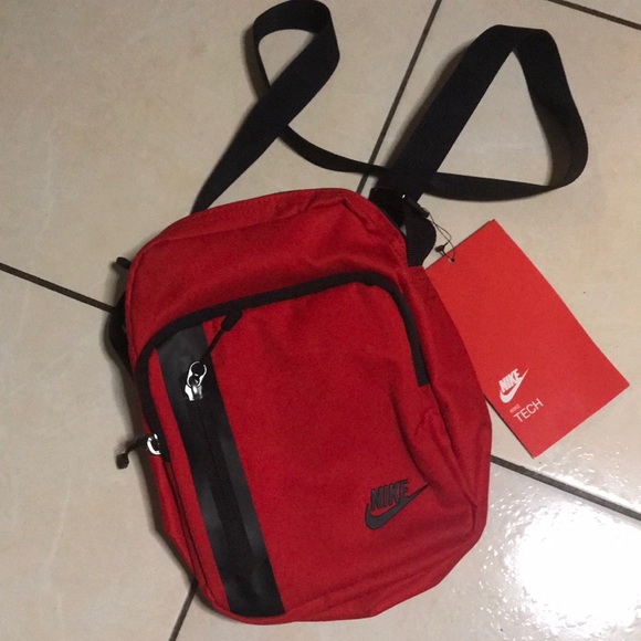 nike red crossbody bag